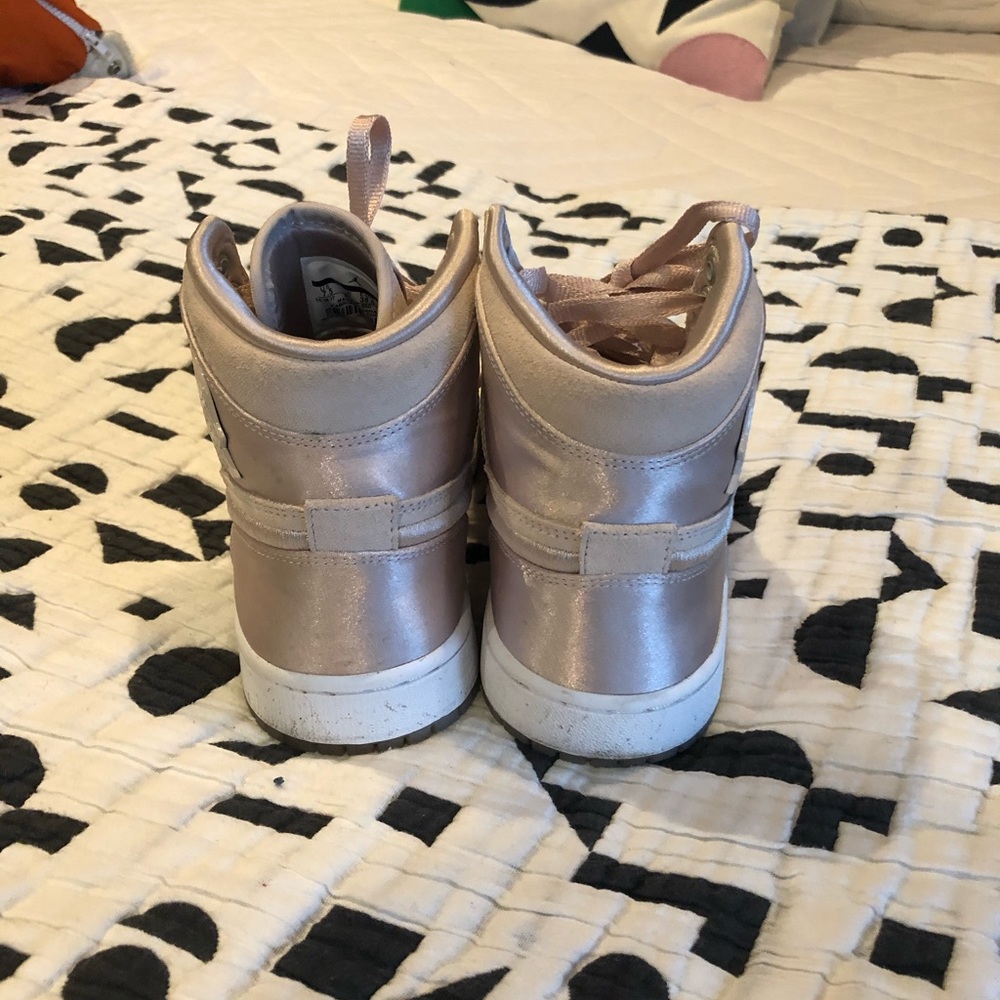 SOLD OUT: Women’s Air Jordan 1 Retro High NEW - Picture 6 of 7